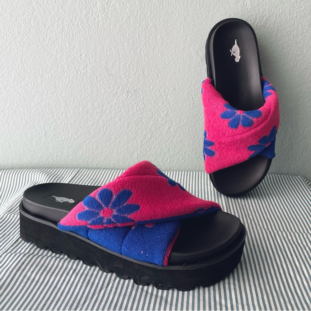 Rocket Dog | Hot Pink Slide Sandal Groovy Floral Terrycloth